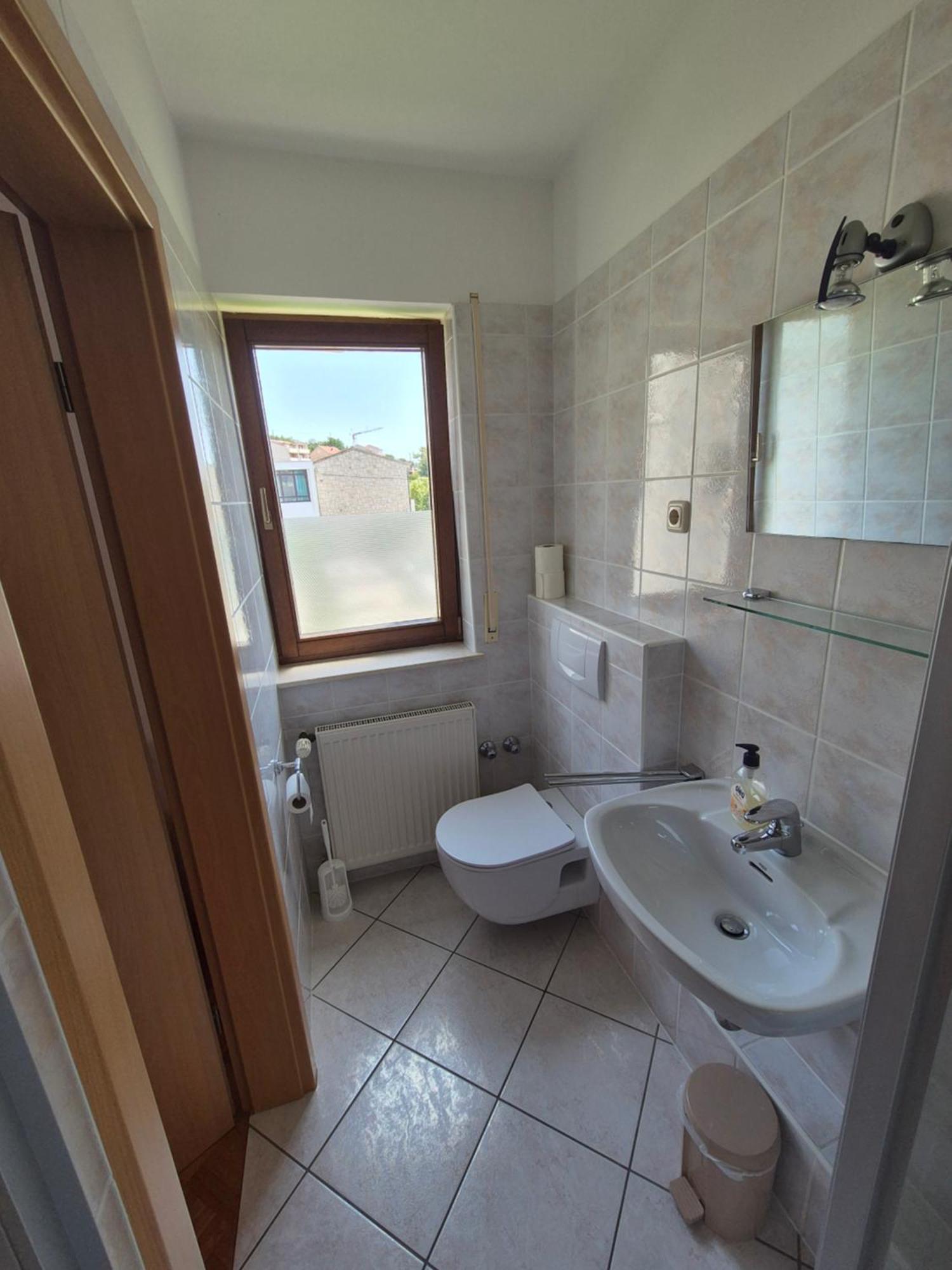 Apartments And Rooms Mamic Dugi Rat Bagian luar foto