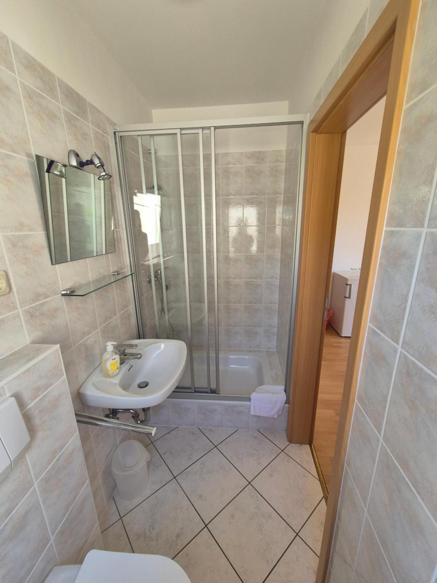Apartments And Rooms Mamic Dugi Rat Bagian luar foto