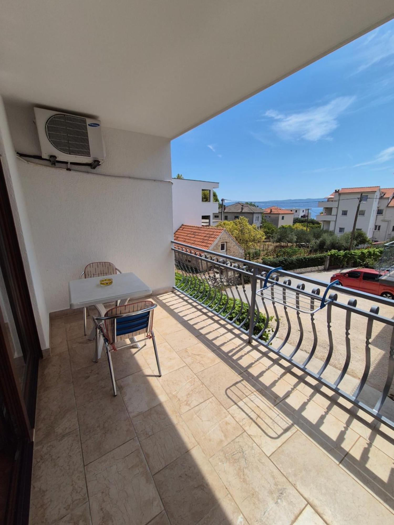 Apartments And Rooms Mamic Dugi Rat Bagian luar foto