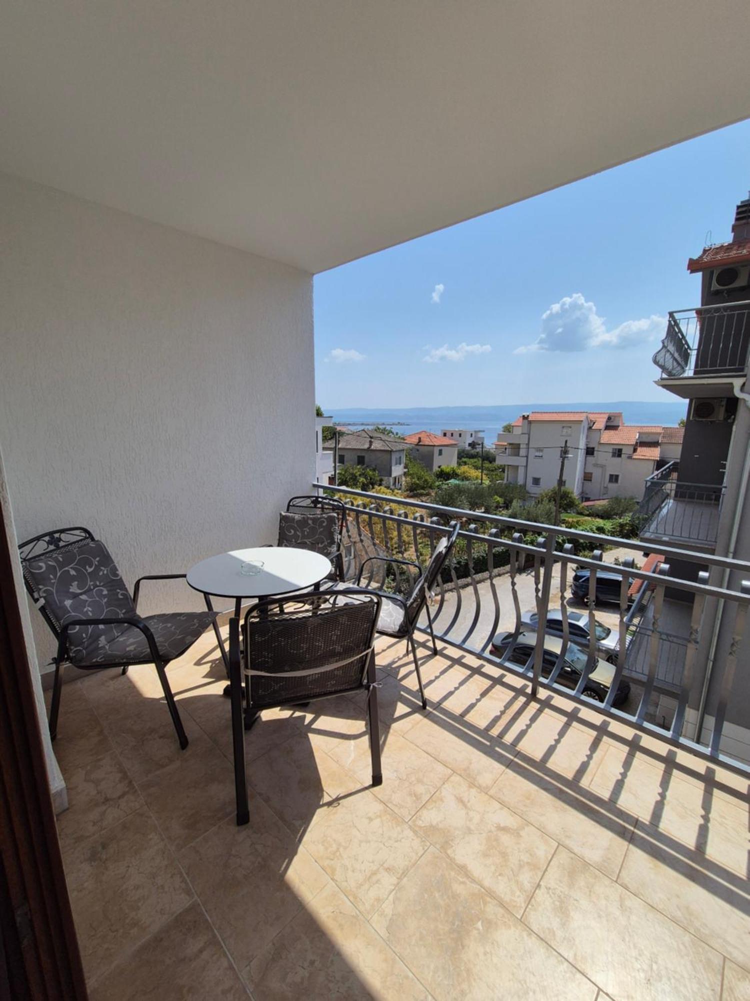 Apartments And Rooms Mamic Dugi Rat Bagian luar foto