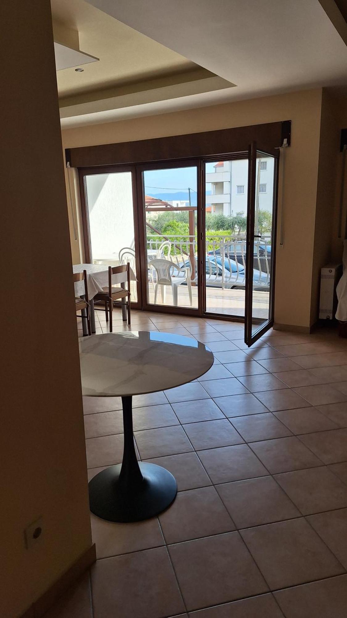 Apartments And Rooms Mamic Dugi Rat Bagian luar foto